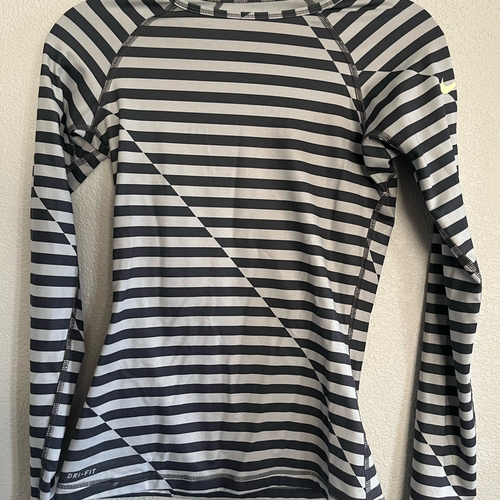 Nike Pro dri-fit insulated top. For cold weather activities. Size Small